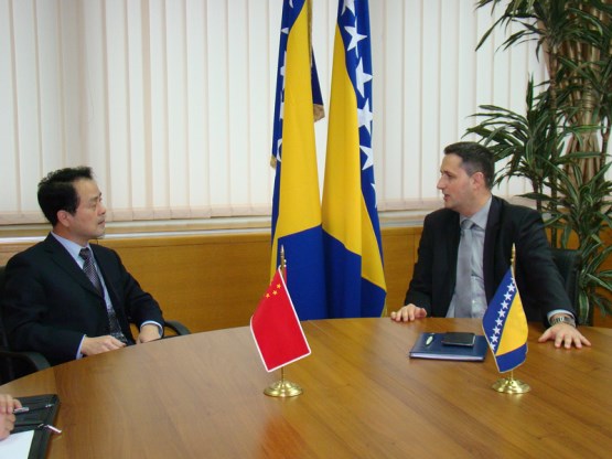 Zamjenik predsjedatelja Zastupničkog doma dr. Denis Bećirović razgovarao sa veleposlanikom Narodne Republike Kine 